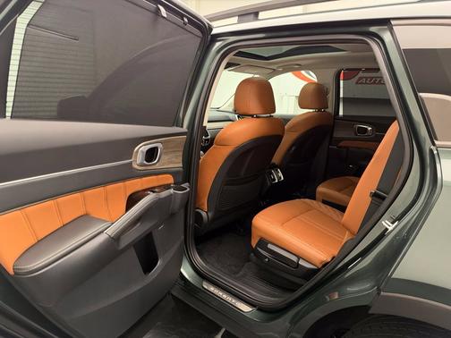 Green 2023 Kia Sorento X-Line SX Prestige