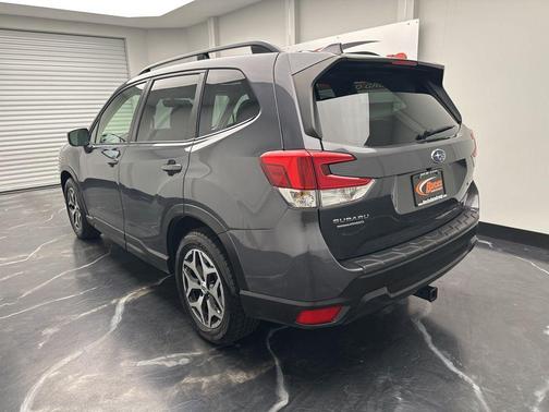 Magnetite Gray Metallic 2021 Subaru Forester Premium