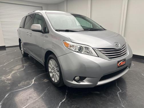 2016 Toyota Sienna XLE