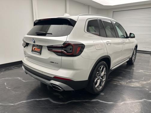 White Metallic 2023 BMW X3 xDrive30i