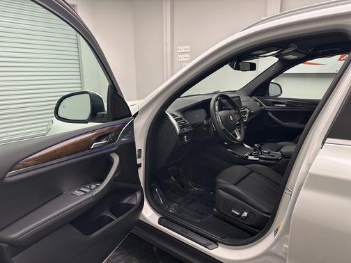 White Metallic 2023 BMW X3 xDrive30i