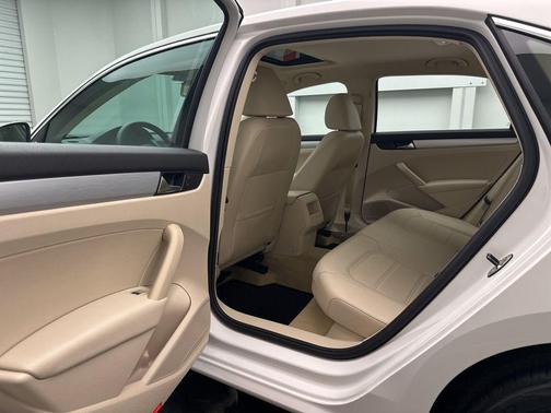 Candy White 2012 Volkswagen Passat 2.5 SE