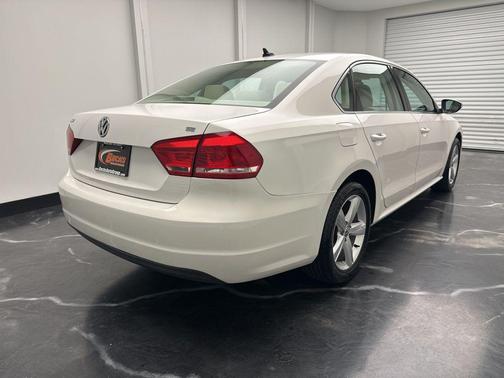Candy White 2012 Volkswagen Passat 2.5 SE