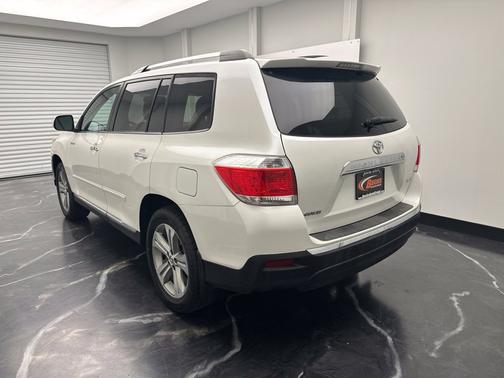 Blizzard Pearl 2011 Toyota Highlander Base