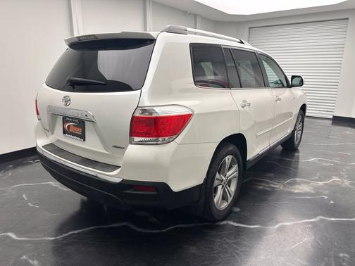 Blizzard Pearl 2011 Toyota Highlander Base