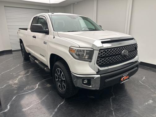 Super White 2018 Toyota Tundra SR5