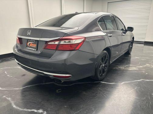 Gray 2017 Honda Accord EX-L