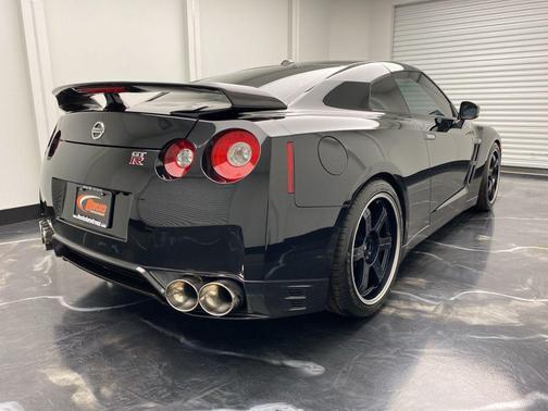 2013 Nissan GT-R Black Edition