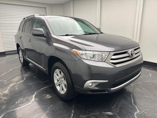 2013 Toyota Highlander SE