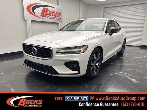 Crystal White Pearl Metallic 2020 Volvo S60 T6 R-Design