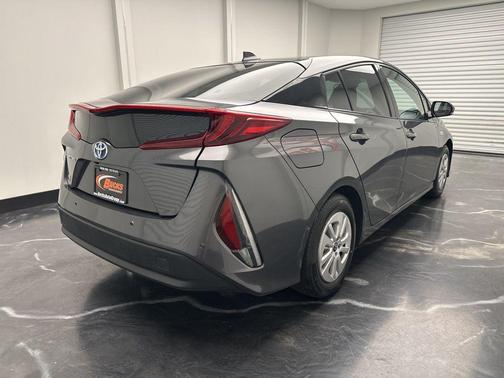 Magnetic Gray Metallic 2019 Toyota Prius Prime Advanced