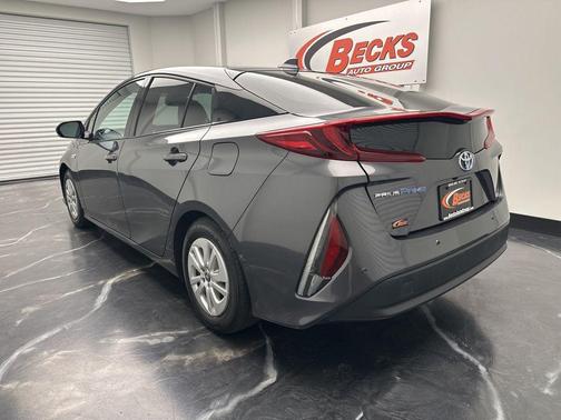 Magnetic Gray Metallic 2019 Toyota Prius Prime Advanced