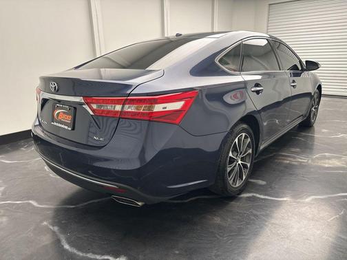 Parisian Night Pearl 2018 Toyota Avalon XLE