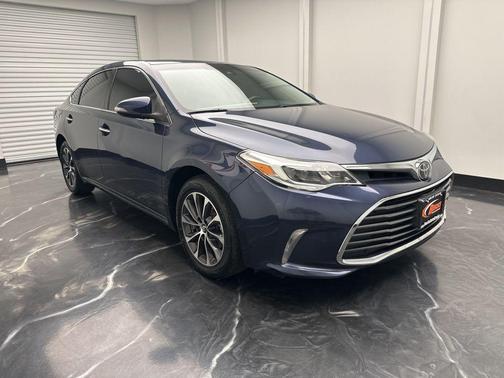 Parisian Night Pearl 2018 Toyota Avalon XLE