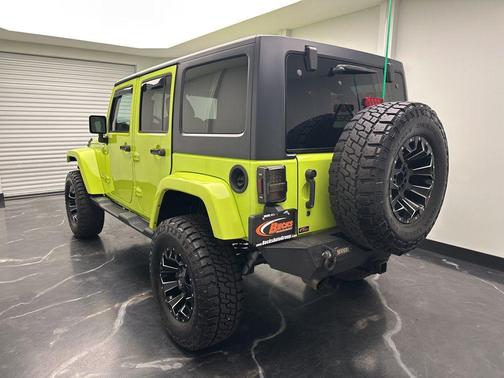 Hypergreen Clearcoat 2016 Jeep Wrangler Unlimited Sahara