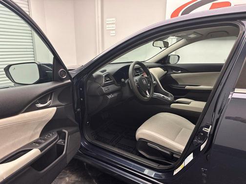Modern Steel Metallic 2021 Honda Insight EX