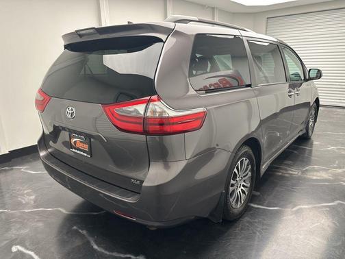 Predawn Gray Mica 2020 Toyota Sienna XLE Premium