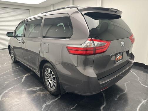 Predawn Gray Mica 2020 Toyota Sienna XLE Premium