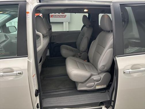 2016 Toyota Sienna XLE Premium