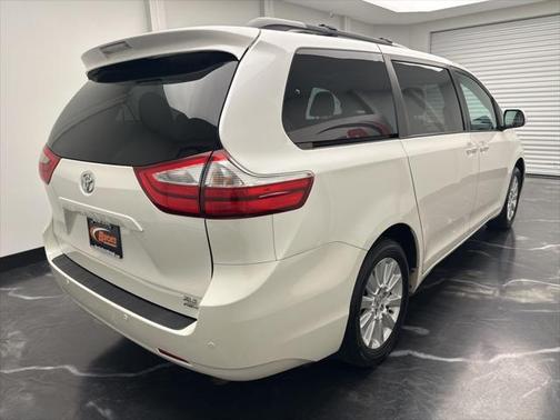 2016 Toyota Sienna XLE Premium