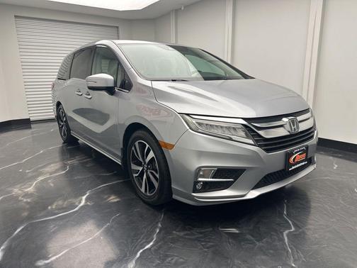 Gray 2018 Honda Odyssey Elite