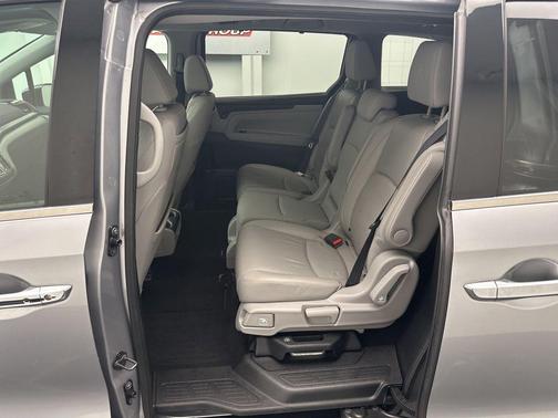 Gray 2018 Honda Odyssey Elite