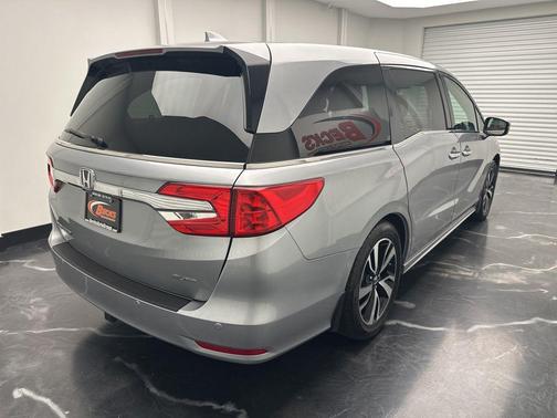 Gray 2018 Honda Odyssey Elite
