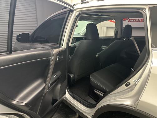 2016 Toyota RAV4 Hybrid XLE