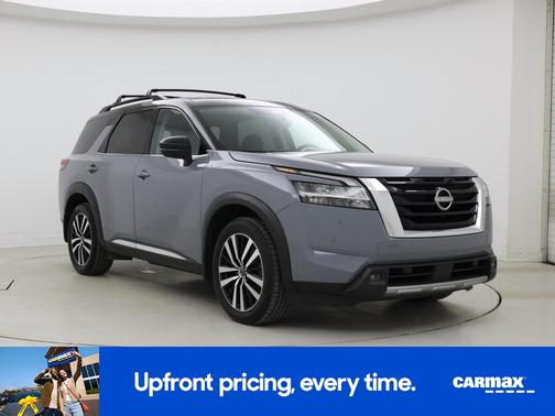 Gray 2024 Nissan Pathfinder Platinum