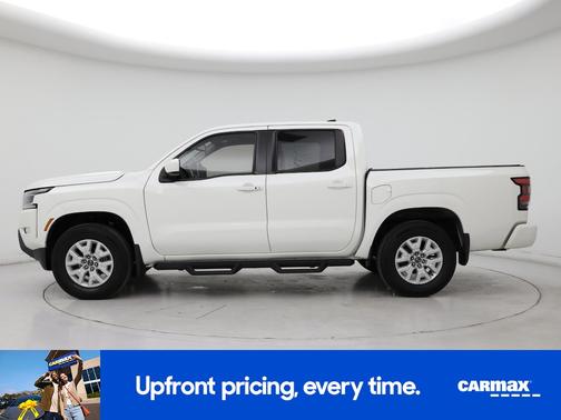 White 2022 Nissan Frontier SV