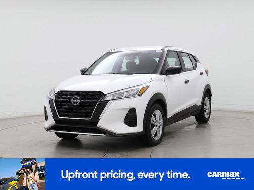 White 2022 Nissan Kicks S