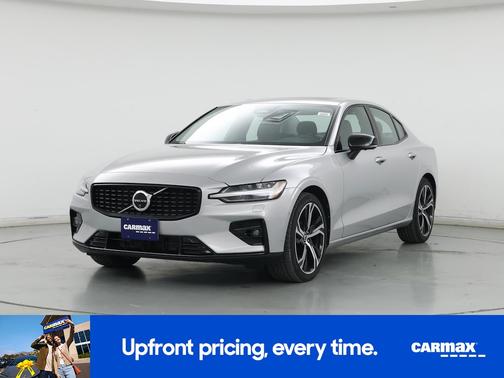 Silver 2024 Volvo S60 B5 Plus Dark Theme