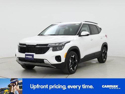 White 2025 Kia Seltos S