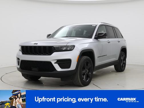 Silver 2023 Jeep Grand Cherokee Altitude