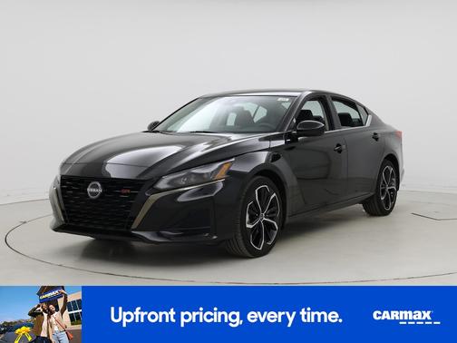 Black 2024 Nissan Altima SR