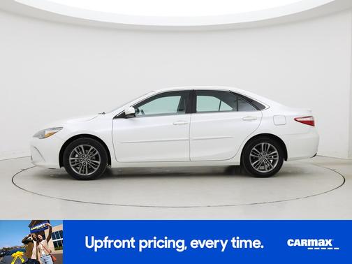 Pearl 2016 Toyota Camry SE
