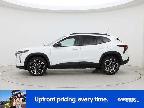 White 2025 Chevrolet Trax 2RS