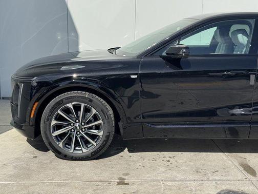 2025 Cadillac LYRIQ Sport