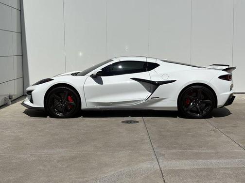 Arctic White 2025 Chevrolet Corvette E-Ray