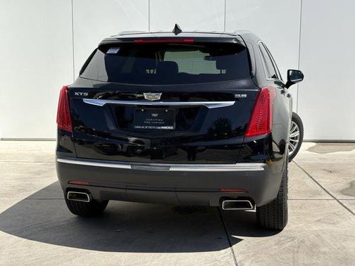 Stellar Black Metallic 2019 Cadillac XT5 Luxury
