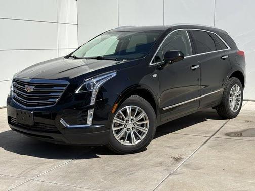 Stellar Black Metallic 2019 Cadillac XT5 Luxury