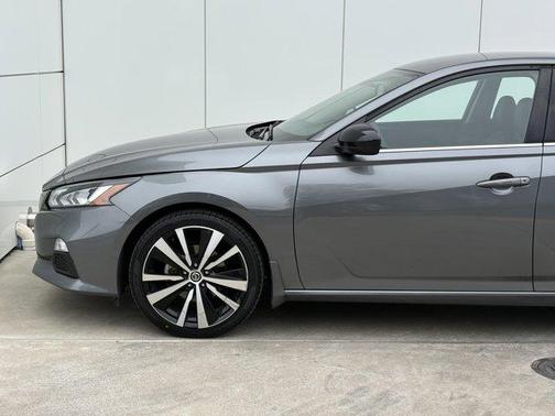 Gun Metallic 2022 Nissan Altima 2.5 SR