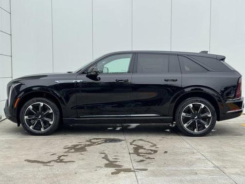2025 Cadillac Escalade IQ Sport 1