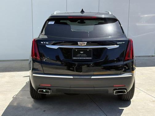 Stellar Black Metallic 2023 Cadillac XT5 Luxury