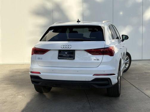 2024 Audi Q3 45 S line Premium
