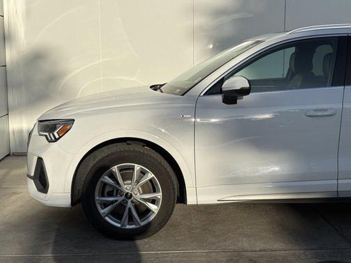 2024 Audi Q3 45 S line Premium