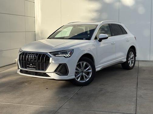 2024 Audi Q3 45 S line Premium