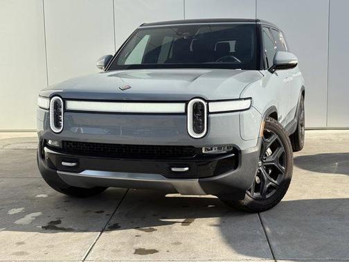 2024 Rivian R1S Adventure
