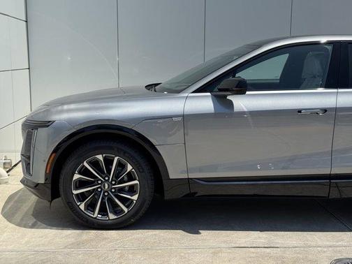 2025 Cadillac LYRIQ Sport