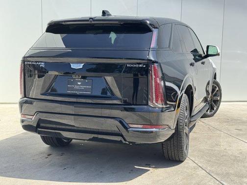 2025 Cadillac Escalade IQ Sport 1